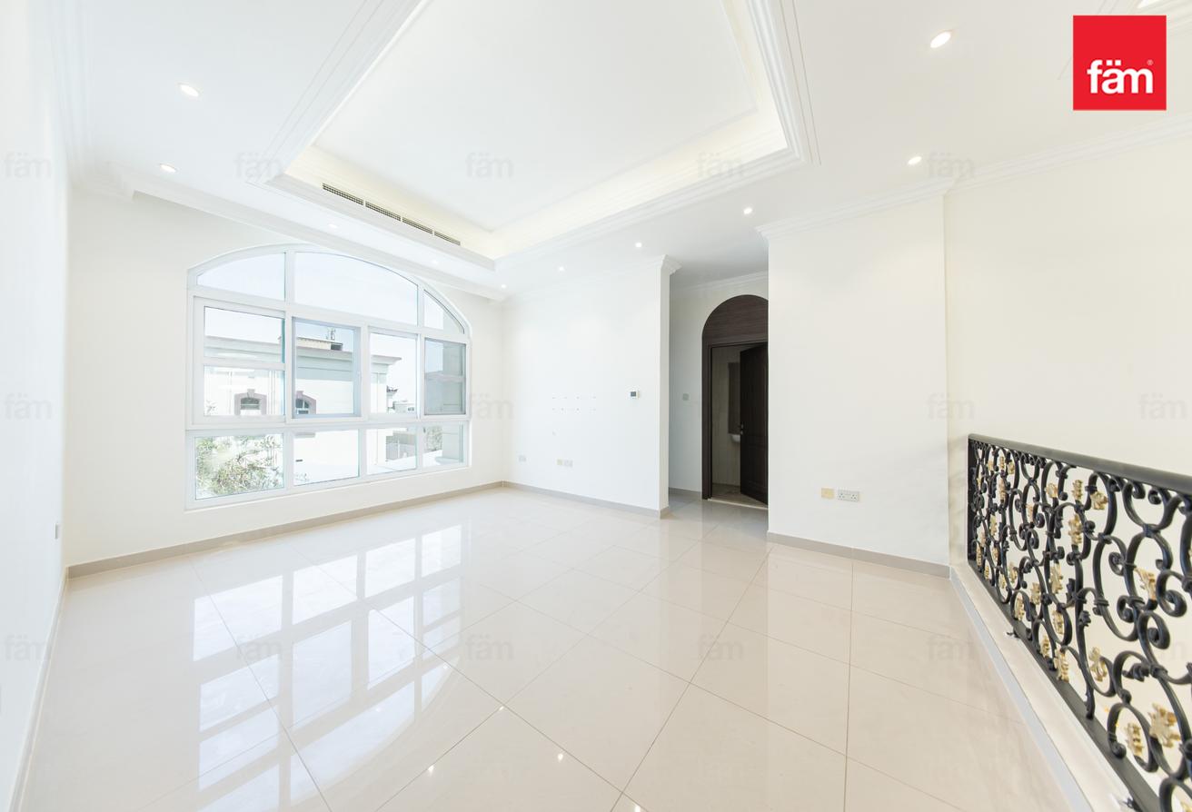 Modern villa with nearby schools & amenities photo 17