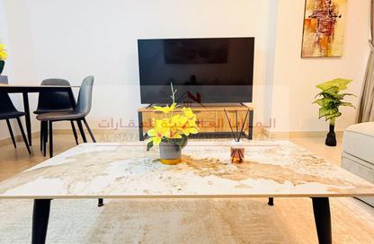 Apartment - 1 - 2 for rent in Muwailih Building - Muwaileh - Sharjah