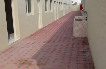 سكن عمال - استوديو - 8 حمامات للبيع في الصجعة الصناعية - الصجعة - الشارقة