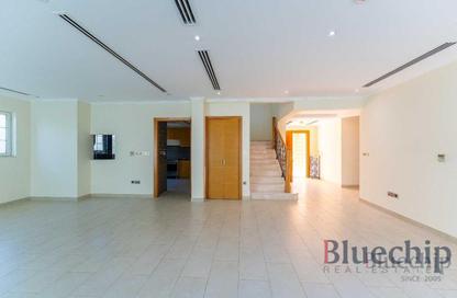 Villa - 4 Bedrooms - 5 Bathrooms for rent in District 8 - Jumeirah Park - Dubai