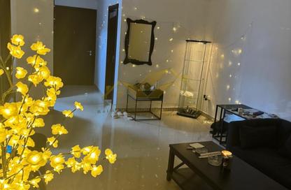 Apartment - 1 Bedroom - 2 Bathrooms for rent in Jumeirah Garden City - Al Satwa - Dubai