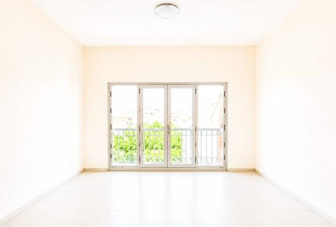 Amazing offer!!1bhk for Sale in queue Point......