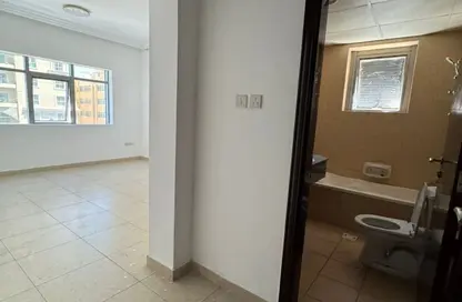 Apartment - 2 Bedrooms - 3 Bathrooms for rent in Danat Al Khan Tower - Al Khan Lagoon - Al Khan - Sharjah