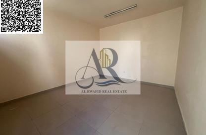 Labor Camp - Studio - 7+ Bathrooms for rent in Industrial Building 13 - Industrial Area 13 - Sharjah Industrial Area - Sharjah