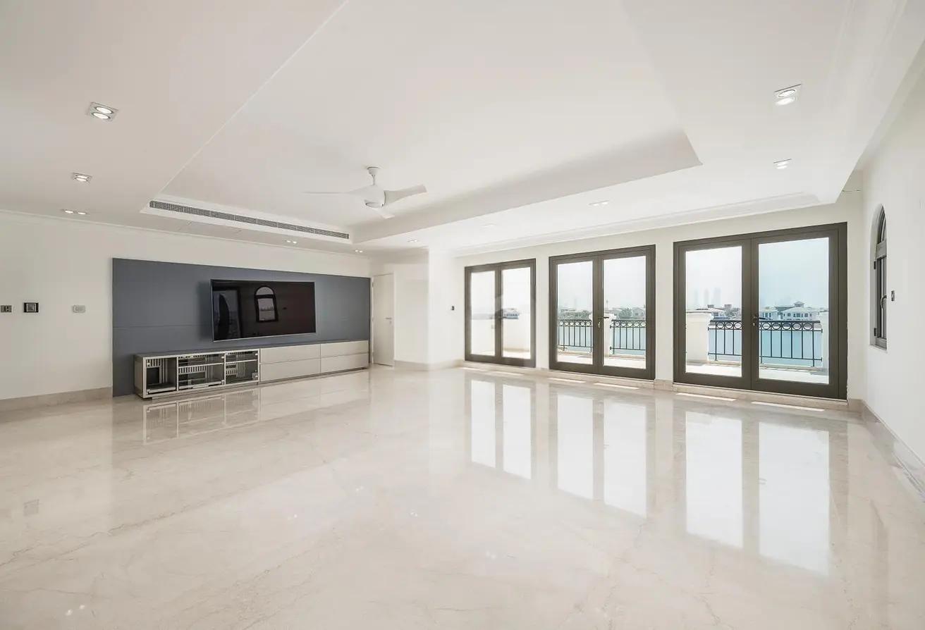 Upgraded | Unfurnished | Amazing views photo 7
