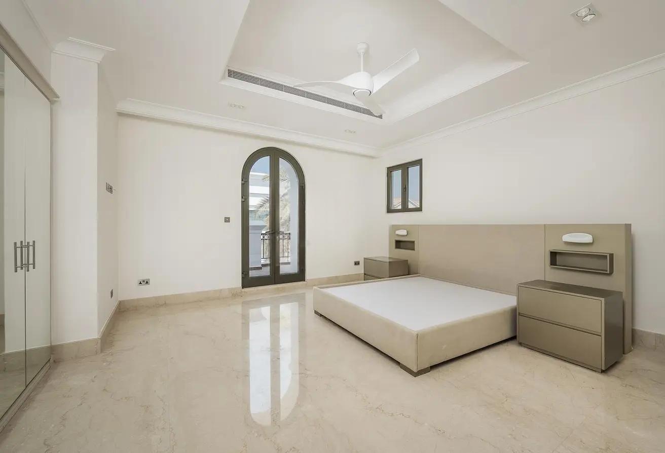 Upgraded | Unfurnished | Amazing views photo 8