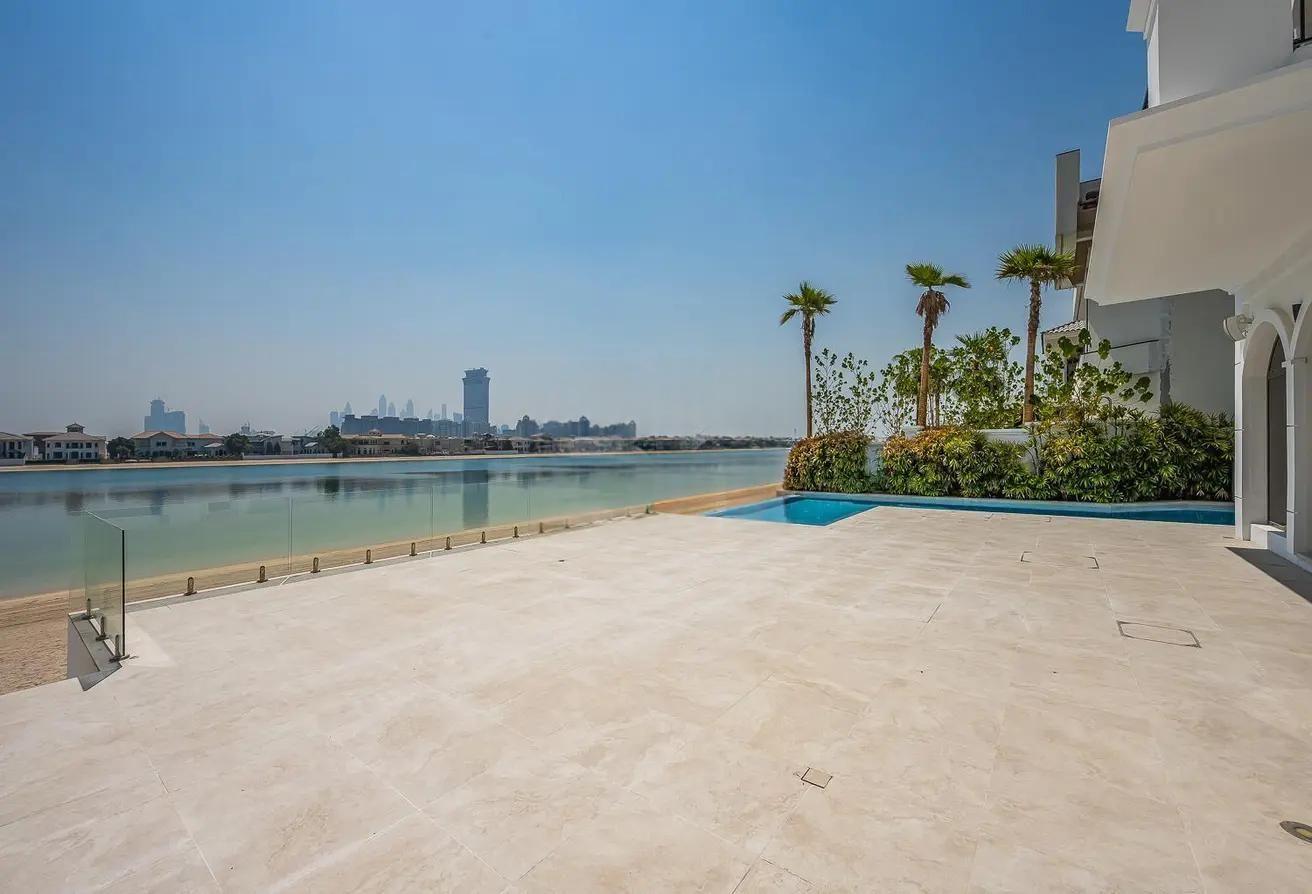 Upgraded | Unfurnished | Amazing views photo 4