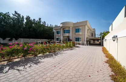 Villa - 5 Bedrooms - 7 Bathrooms for rent in Umm Al Sheif Villas - Umm Al Sheif - Dubai