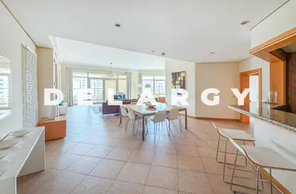 Apartment - 5 Bedrooms - 3 Bathrooms for rent in Al Das - Shoreline Apartments - Palm Jumeirah - Dubai