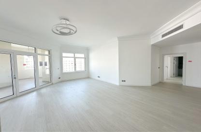 Apartment - 3 Bedrooms - 4 Bathrooms for rent in Al Shahla - Shoreline Apartments - Palm Jumeirah - Dubai