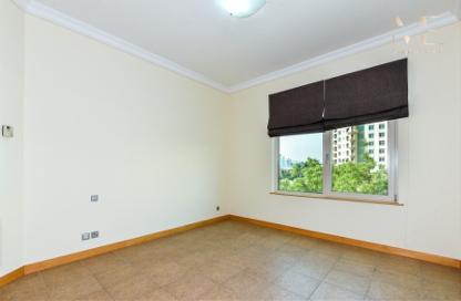 Apartment - 3 Bedrooms - 4 Bathrooms for rent in Al Shahla - Shoreline Apartments - Palm Jumeirah - Dubai