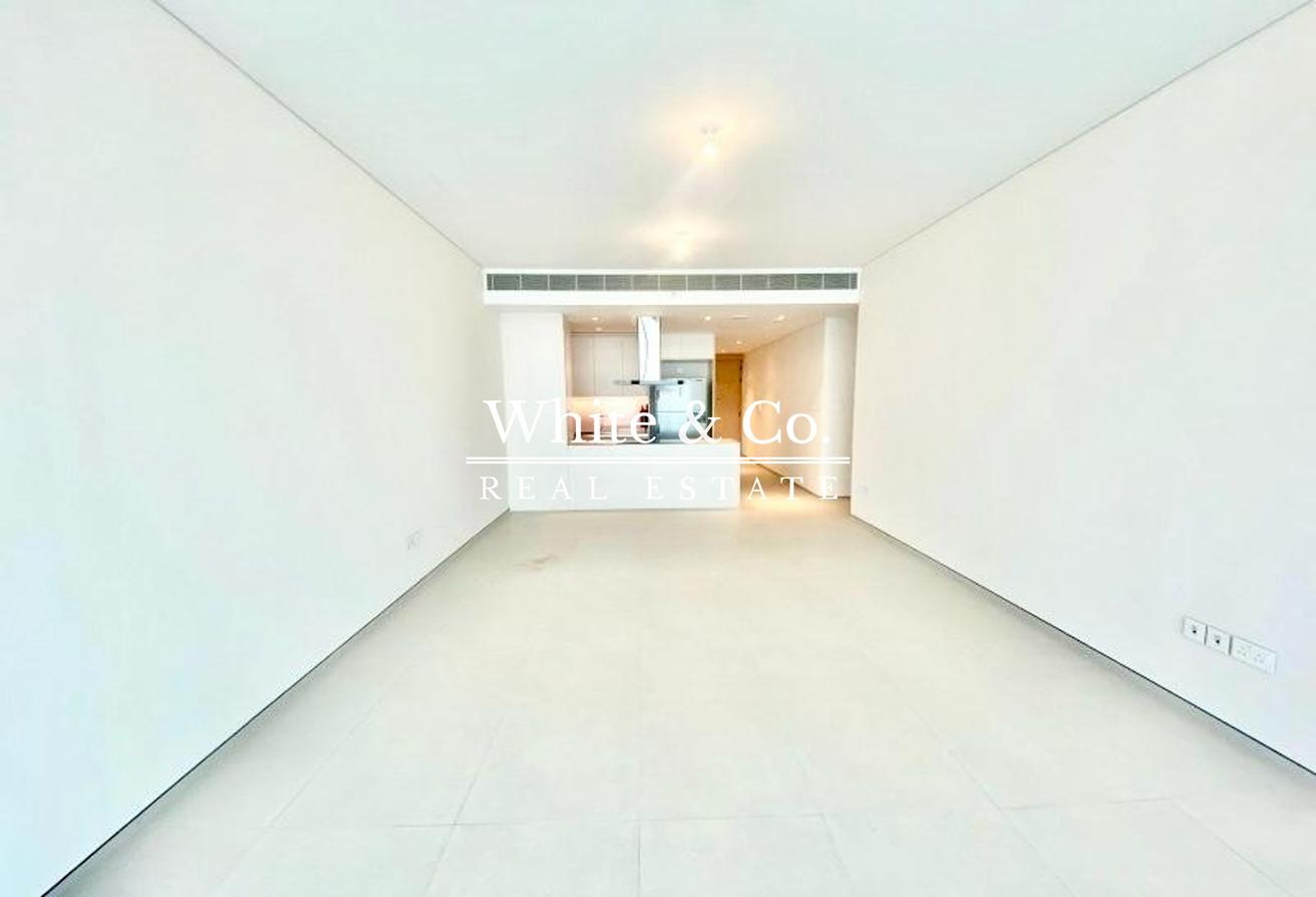 Mid Floor | Beach Access | Vacant Soon! photo 3
