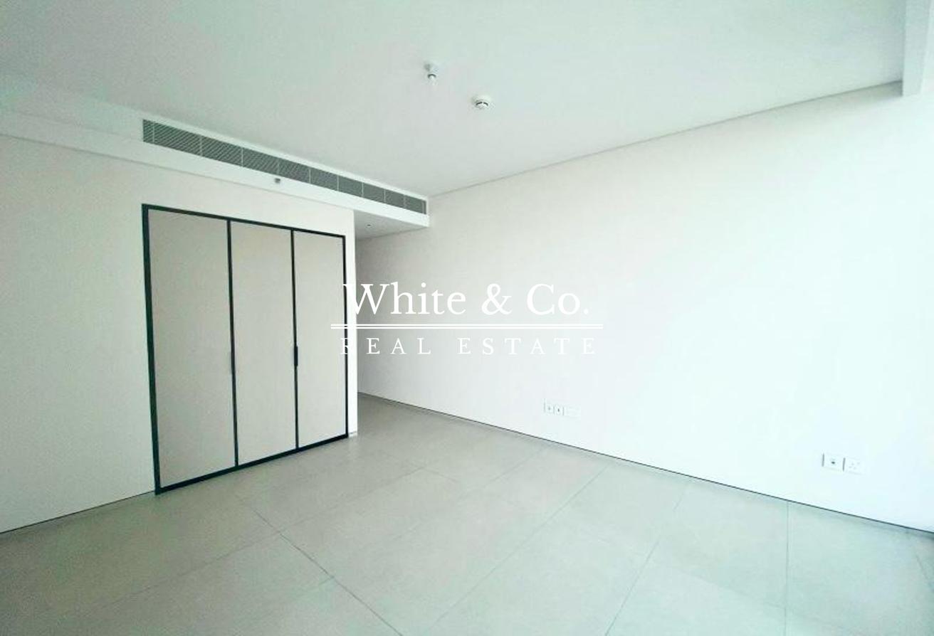 Mid Floor | Beach Access | Vacant Soon! photo 5