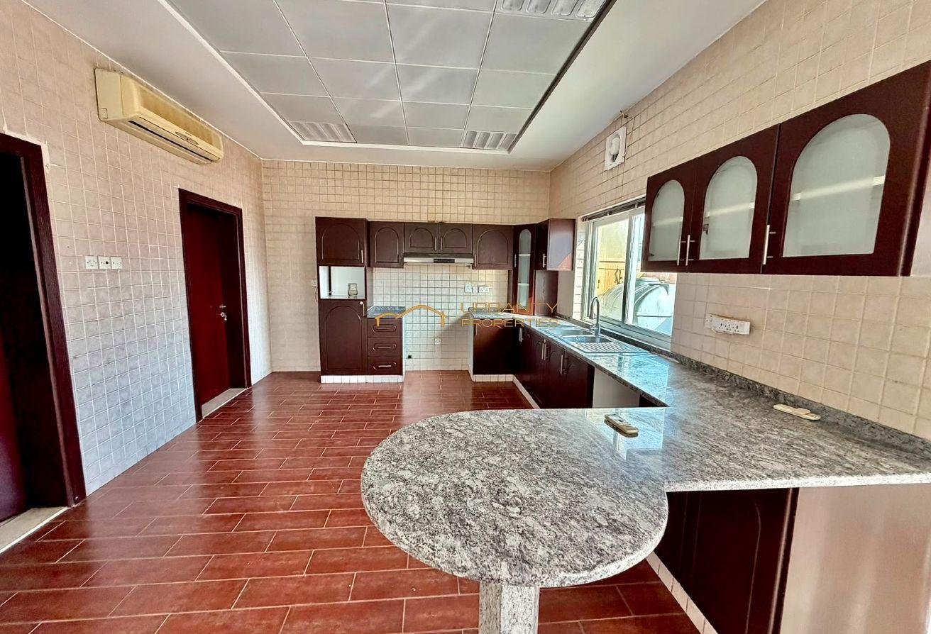 Spacious 4BR Villa w/ Private Pool & Large Garden photo 13