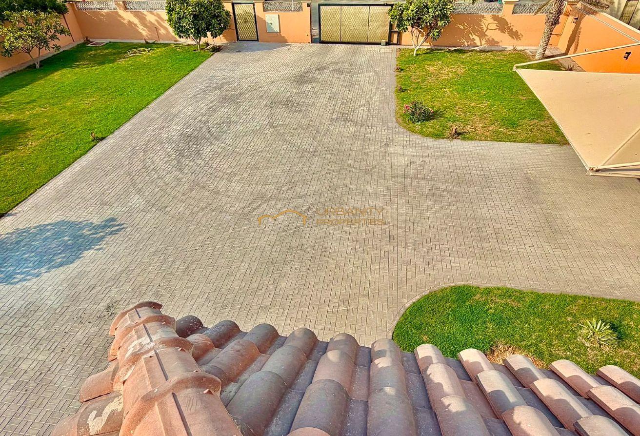Spacious 4BR Villa w/ Private Pool & Large Garden photo 18