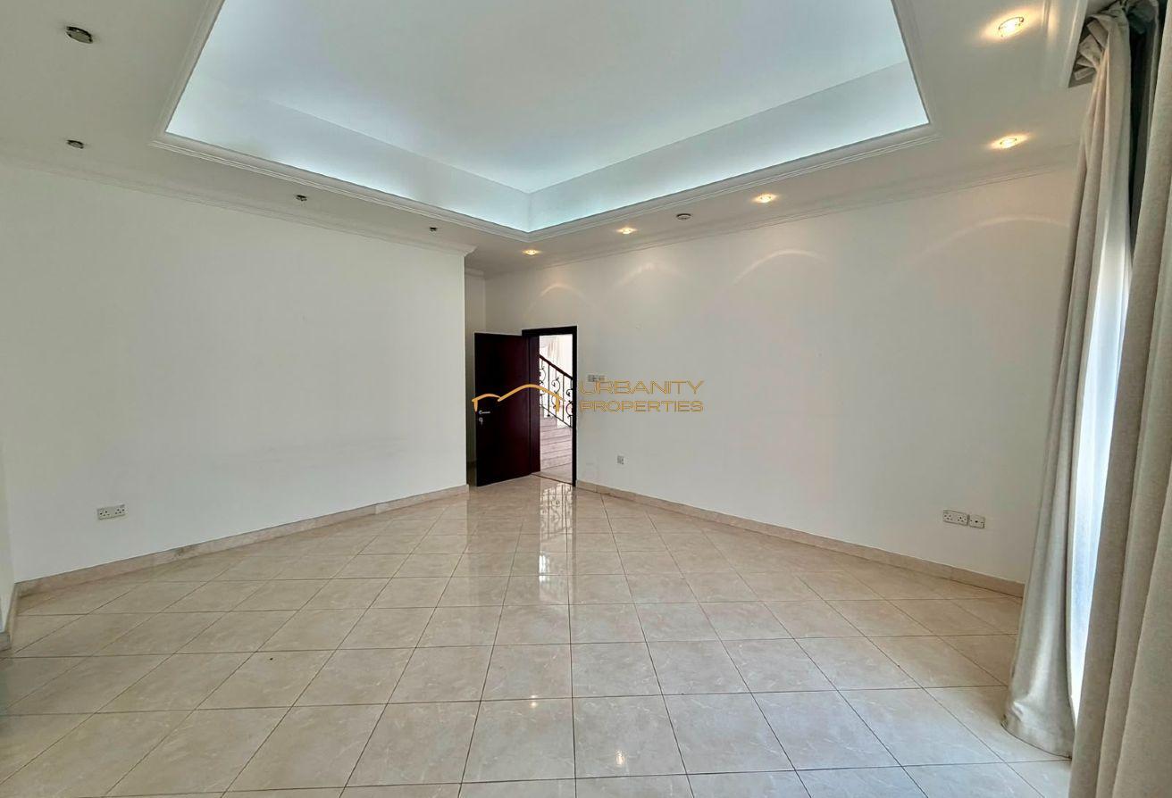Spacious 4BR Villa w/ Private Pool & Large Garden photo 6