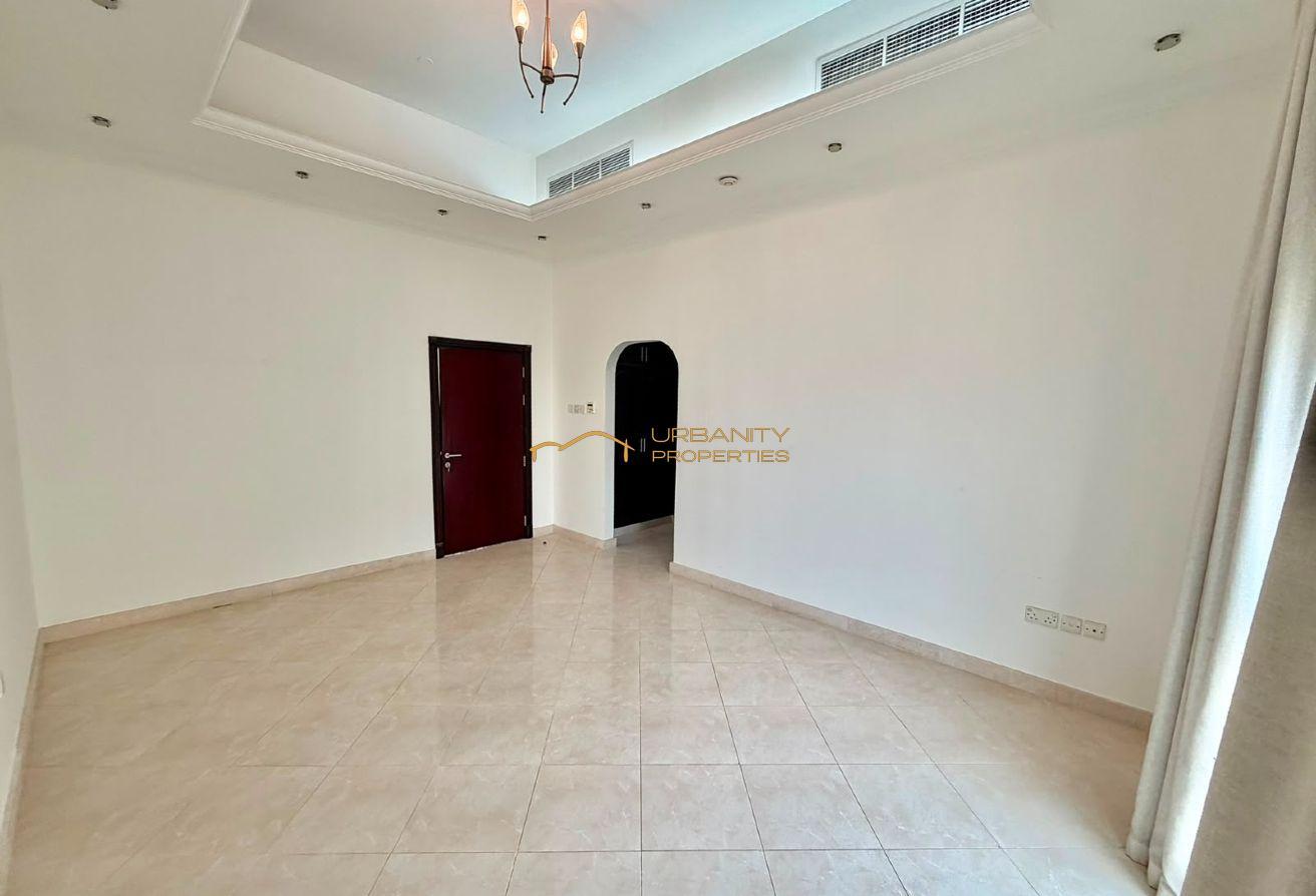 Spacious 4BR Villa w/ Private Pool & Large Garden photo 7