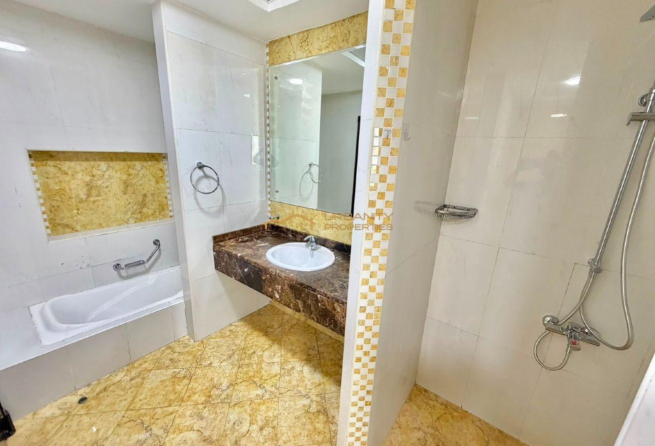 Spacious 4BR Villa w/ Private Pool & Large Garden photo 21