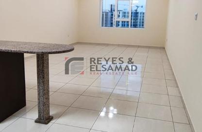 شقة - غرفة نوم - 2 حمامات للايجار في برج ربيعة - مجان - دبي شقة - غرفة نوم - 2 حمامات للايجار في برج ربيعة - مجان - دبي