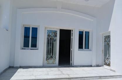 Villa - Studio - 5 for rent in Al Sabkha - Al Riqqa - Sharjah