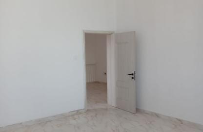 Villa - Studio - 5 for rent in Al Sabkha - Al Riqqa - Sharjah