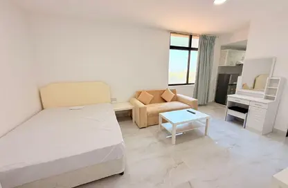 Apartment - Studio - 1 Bathroom for rent in Cornich Al Khalidiya - Al Khalidiya - Abu Dhabi