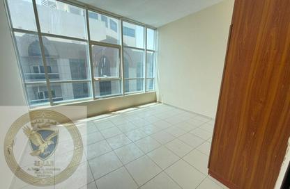 Apartment - 3 Bedrooms - 4 Bathrooms for rent in Al Mamzar Tower - Al Mamzar - Sharjah - Sharjah