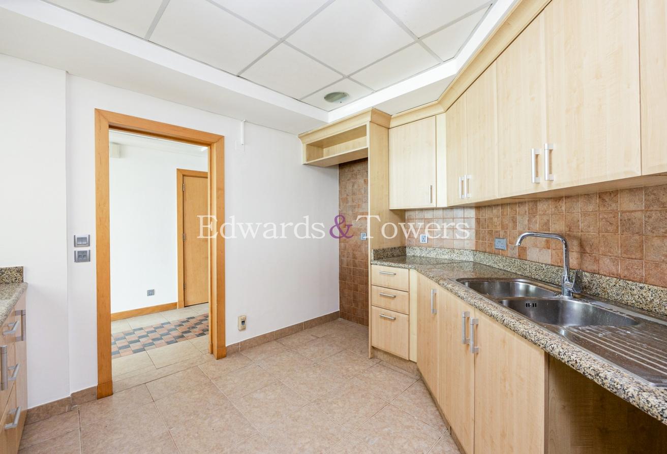 Spacious 2BR | Full Sea View | Available 19 Aug photo 5