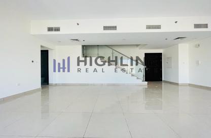 Apartment - 3 - 4 for rent in Royal JVC Building - District 10 - Jumeirah Village Circle - Dubai