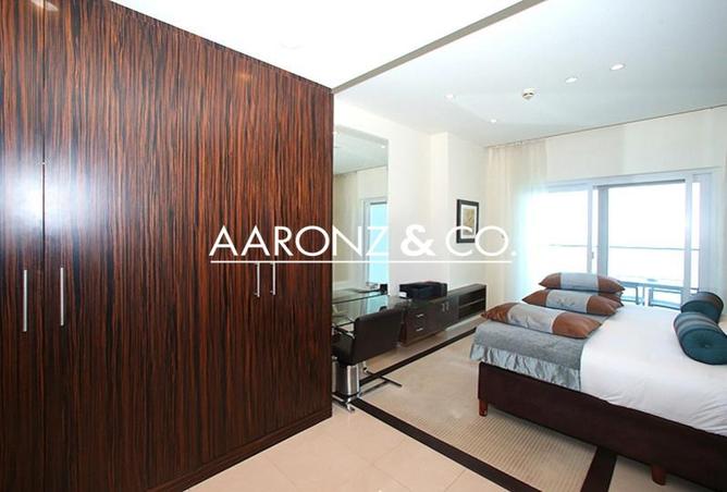 مفروشة بالكامل l شرفة l شاغر l طابق علوي