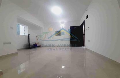 Apartment - Studio - 1 Bathroom for rent in Tourist Club Area - Abu Dhabi