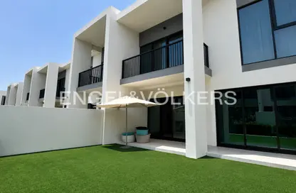 Townhouse - 3 Bedrooms - 4 Bathrooms for sale in Shams Townhouses - Town Square - Dubai