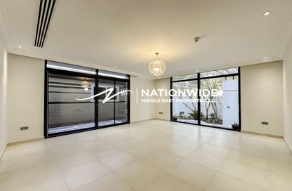 Villa - 5 Bedrooms - 6 Bathrooms for rent in West Yas - Yas Island - Abu Dhabi