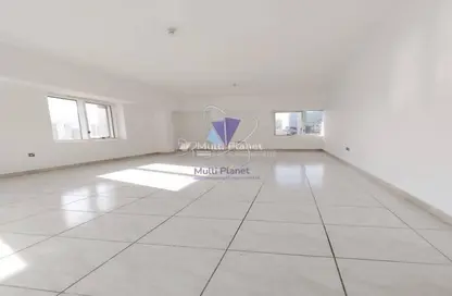 شقة - 3 غرف نوم - 3 حمامات للايجار في شارع حمدان - أبوظبي