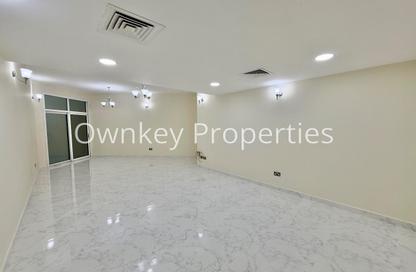 Apartment - 2 Bedrooms - 3 Bathrooms for rent in Diplomat Building - Umm Hurair 1 - Umm Hurair - Dubai