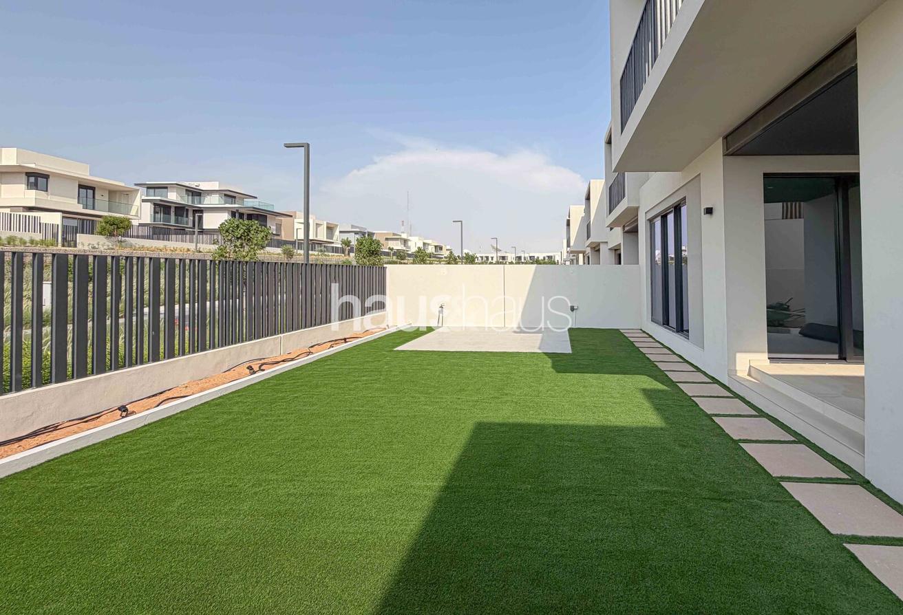 Landscaped | Single Row | Vastu photo 14