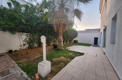 Villa - 5 - 5 for rent in Jumeirah 1 Villas - Jumeirah 1 - Jumeirah - Dubai