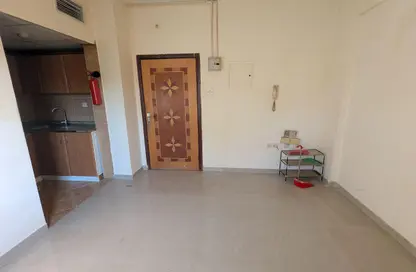 شقة - 1 حمام للايجار في بناية البطينة 9 - البطينة - الشارقة