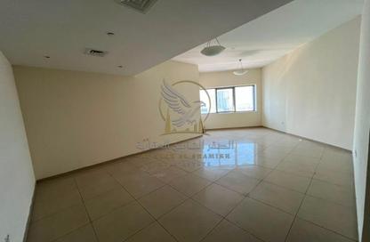 Apartment - 2 Bedrooms - 3 Bathrooms for rent in Al Khan 9 building - Al Khan - Sharjah