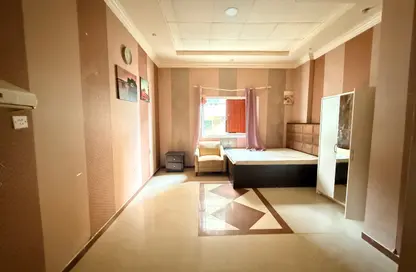 Apartment - Studio - 1 Bathroom for rent in Al Butina 9 Building - Al Butina - Sharjah Apartment - Studio - 1 Bathroom for rent in Al Butina 9 Building - Al Butina - Sharjah