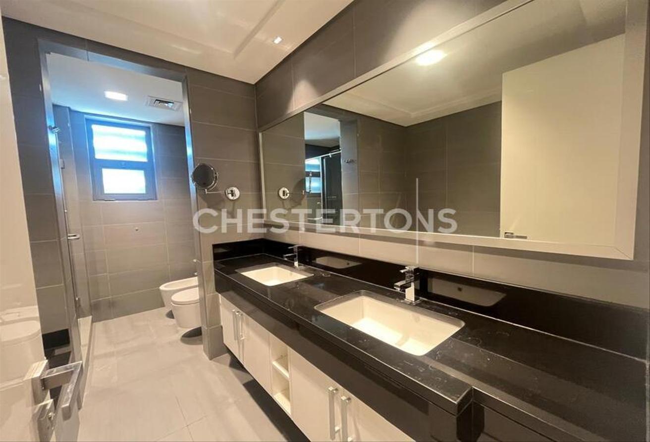 Contemporary | Private Garden | Near City Walk photo 16