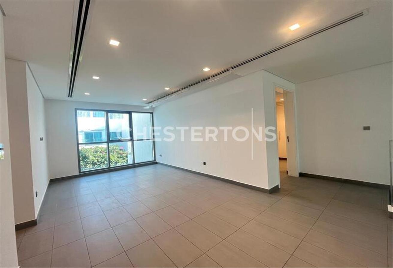 Contemporary | Private Garden | Near City Walk photo 13