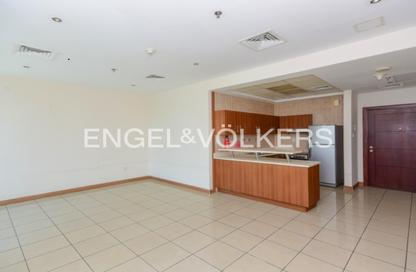 Apartment - 1 Bedroom - 2 Bathrooms for rent in Sulafa Tower - Dubai Marina - Dubai
