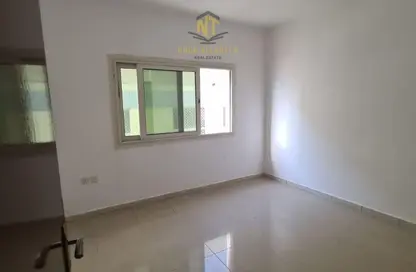 شقة - غرفة نوم - 2 حمامات للايجار في شارع التعاون - التعاون - الشارقة