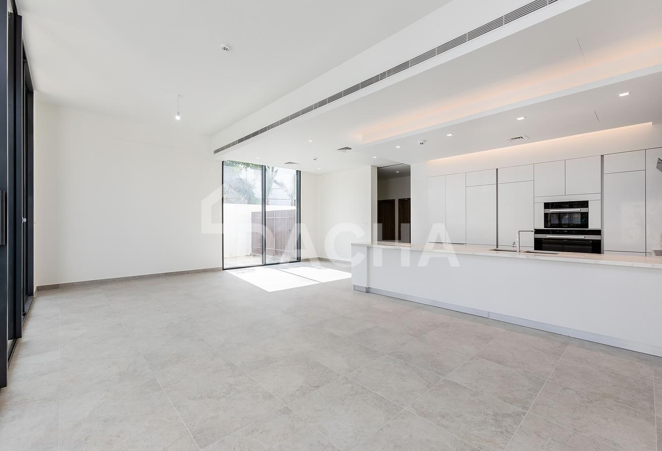 Maids Room | Spacious | Vacant photo 4