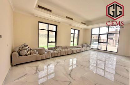 Villa - 5 - 6 for rent in Al Aweer 1 - Al Aweer - Dubai Villa - 5 - 6 for rent in Al Aweer 1 - Al Aweer - Dubai
