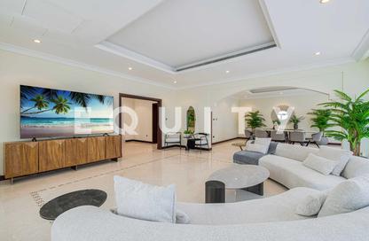 Villa - 5 Bedrooms - 6 Bathrooms for rent in Garden Homes Frond L - Garden Homes - Palm Jumeirah - Dubai