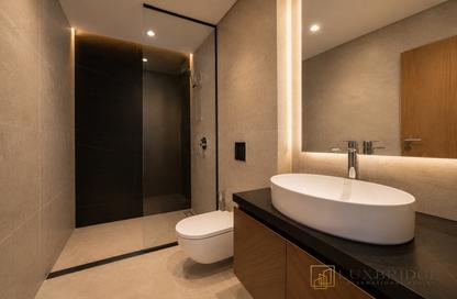 Apartment - 1 Bedroom - 2 Bathrooms for sale in Peninsula Four - Peninsula - Business Bay - Dubai