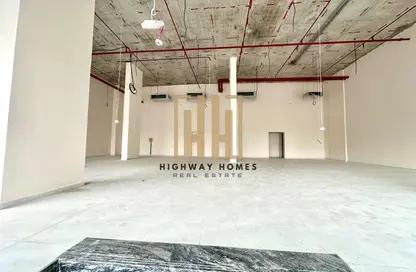 Shop - Studio - 2 Bathrooms for rent in Muwaileh 29 Building - Muwaileh - Sharjah