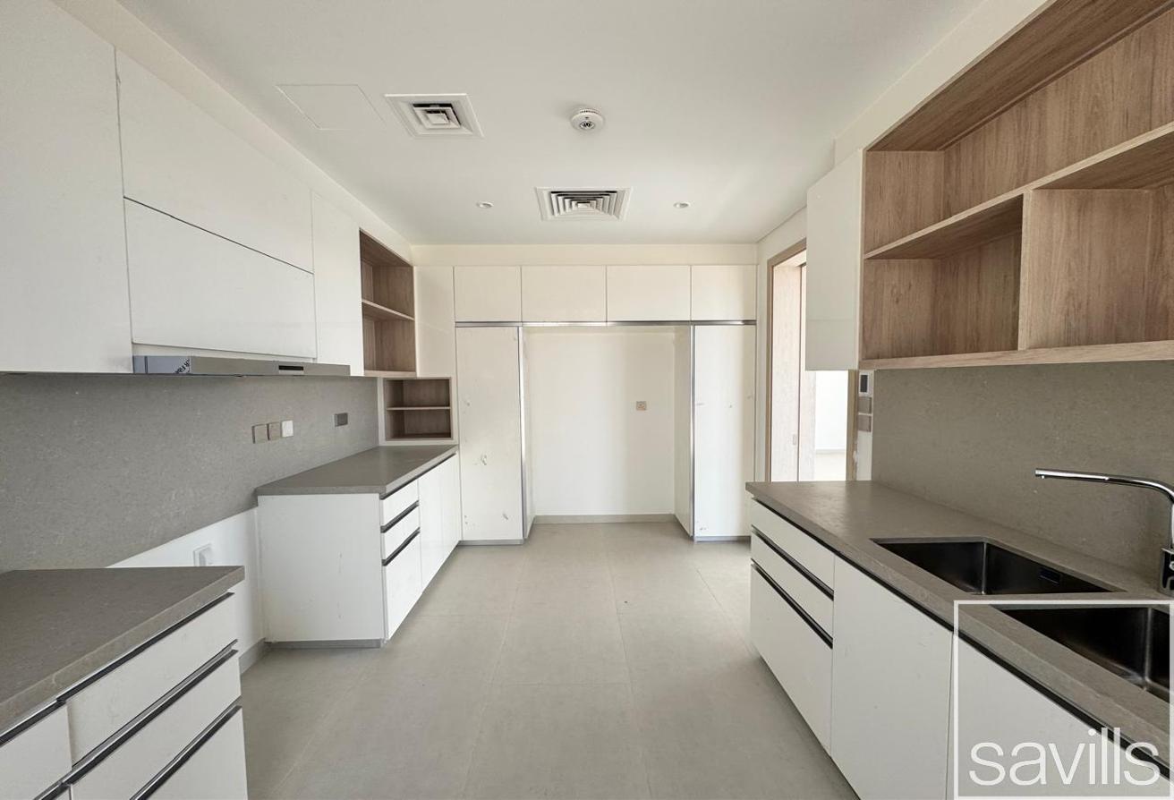 Stunning | Exclusive Community | Spacious Layout photo 6